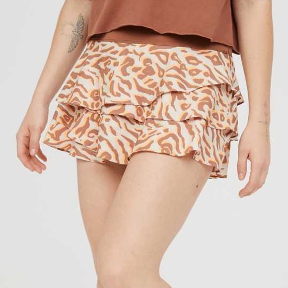Matching Set Aerie OFFLINE Maggie Ruffle Printed Skirt Small & rust longline bra - Picture 4 of 7